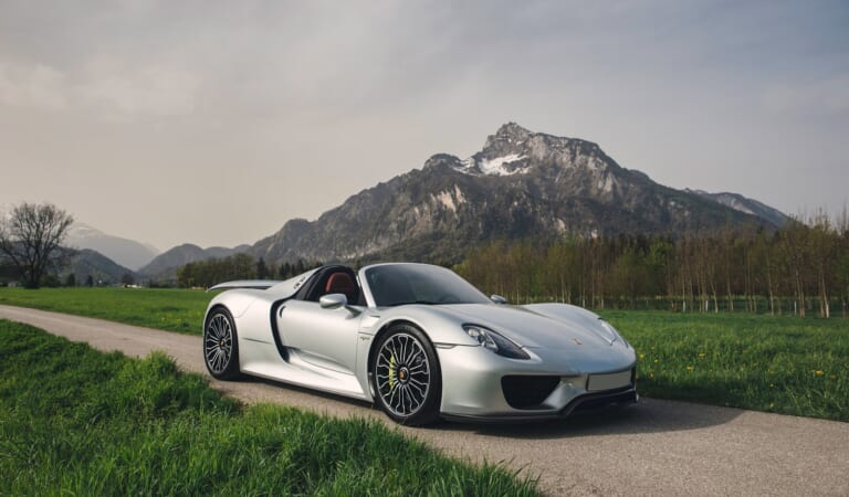 A 2014 Porsche 918 Spyder Is Up For Grabs On Collecting Cars