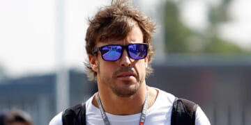 Alonso signs multi-year deal with Aston Martin, ruling out Mercedes switch