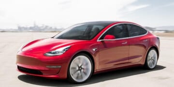 Tesla Model 3 Traps TikToker Inside 115-Degree Car During A Software Update