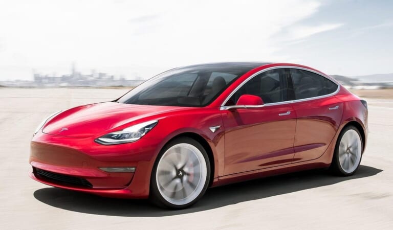 Tesla Model 3 Traps TikToker Inside 115-Degree Car During A Software Update